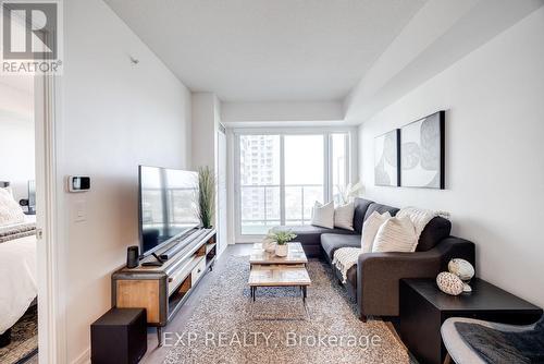 1511 - 30 Samuel Wood Way, Toronto, ON - Indoor Photo Showing Living Room