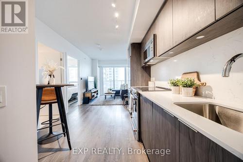 1511 - 30 Samuel Wood Way, Toronto, ON - Indoor Photo Showing Kitchen