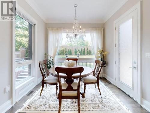 75 Child Drive, Aurora, ON - Indoor Photo Showing Dining Room