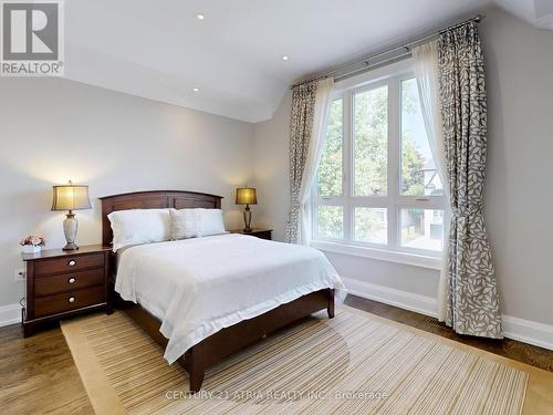 75 Child Drive, Aurora, ON - Indoor Photo Showing Bedroom