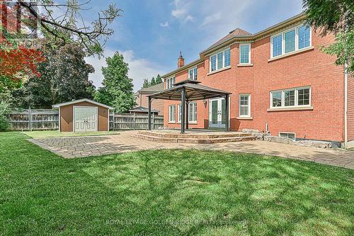 18 Mooregate Court, Richmond Hill, ON - Outdoor