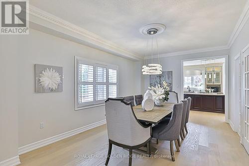 18 Mooregate Court, Richmond Hill, ON - Indoor Photo Showing Dining Room