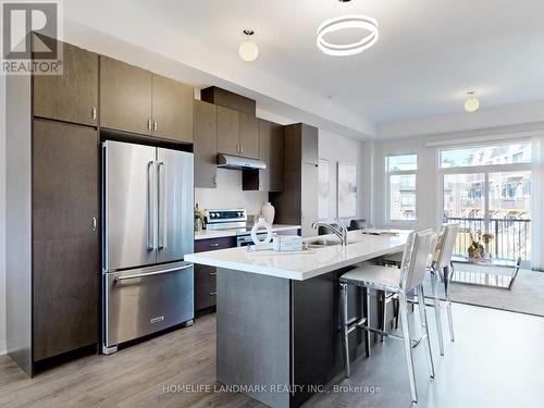 258 Thomas Cook Avenue E, Vaughan, ON - Indoor Photo Showing Kitchen