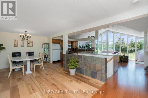 9 Jessop Court, Halton Hills, ON - Indoor Photo Showing Dining Room