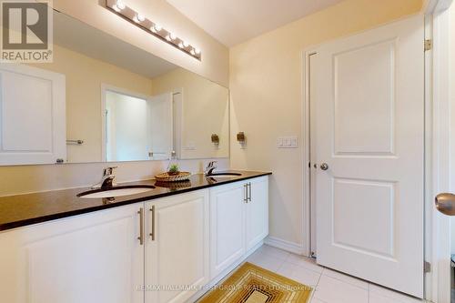 1931 Grandview Street N, Oshawa, ON - Indoor Photo Showing Bathroom