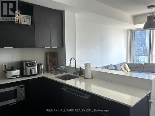 2001 - 170 Sumach Street, Toronto, ON - Indoor Photo Showing Kitchen