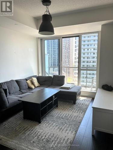 2001 - 170 Sumach Street, Toronto, ON - Indoor Photo Showing Living Room