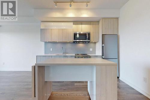 1303 - 50 Forest Manor Road, Toronto, ON - Indoor Photo Showing Kitchen