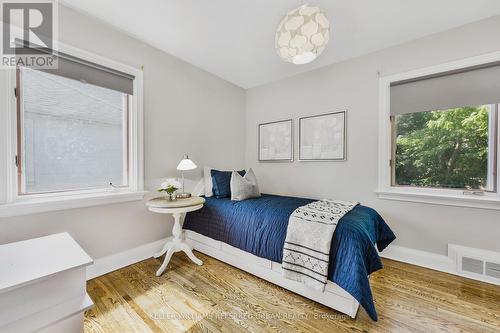 30 Wentworth Avenue, Toronto, ON - Indoor Photo Showing Bedroom