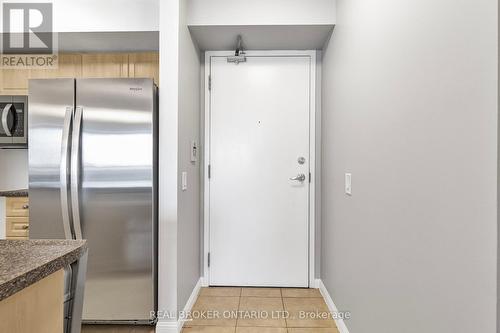 1008 - 153 Beecroft Road, Toronto, ON - Indoor Photo Showing Kitchen