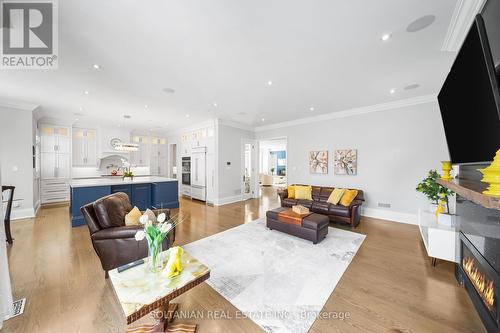 111 Codsell Avenue, Toronto, ON - Indoor Photo Showing Living Room