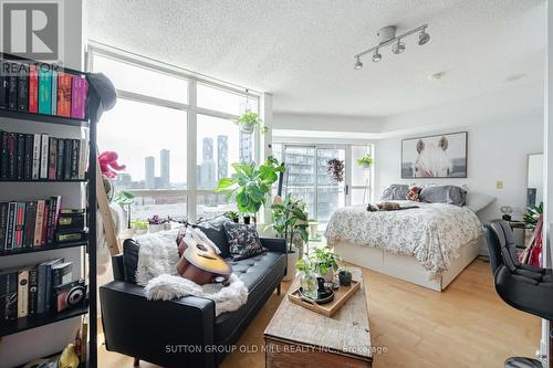 1517 - 255 Richmond Street E, Toronto (Moss Park), ON - Indoor Photo Showing Bedroom