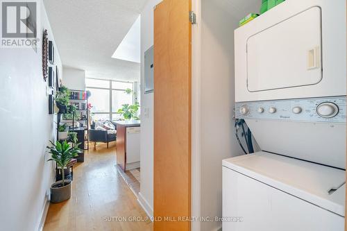 1517 - 255 Richmond Street E, Toronto (Moss Park), ON - Indoor Photo Showing Laundry Room