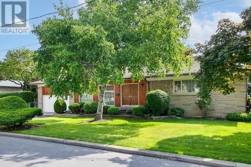 16 Whittaker Crescent, Toronto, ON - Outdoor