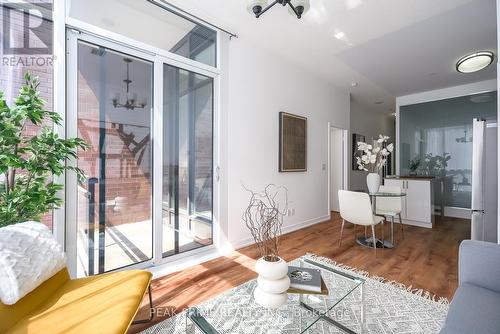 403 - 225 Sackville Street, Toronto (Regent Park), ON - Indoor Photo Showing Living Room