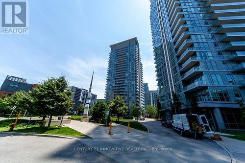 612 - 62 Forest Manor Road, Toronto, ON - Outdoor With Facade