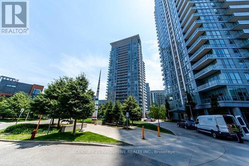 612 - 62 Forest Manor Road, Toronto, ON - Outdoor With Facade