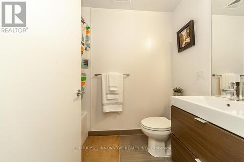 612 - 62 Forest Manor Road, Toronto, ON - Indoor Photo Showing Bathroom