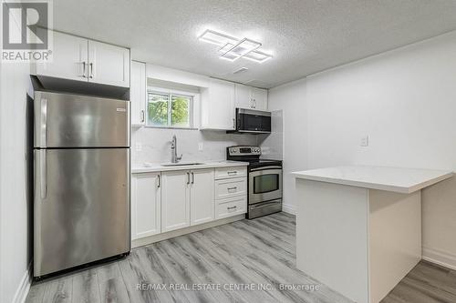 114 Sexton Crescent, Toronto, ON - Indoor Photo Showing Kitchen With Stainless Steel Kitchen