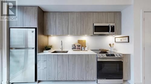 705 - 357 King Street W, Toronto (Waterfront Communities), ON - Indoor Photo Showing Kitchen