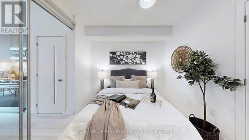 705 - 357 King Street W, Toronto (Waterfront Communities), ON - Indoor Photo Showing Bedroom