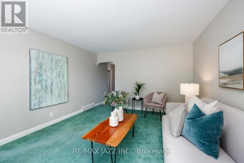790 Eastglen Drive, Oshawa, ON - Indoor Photo Showing Living Room
