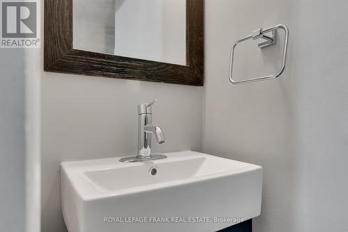 11 Poolton Crescent, Clarington, ON - Indoor Photo Showing Bathroom