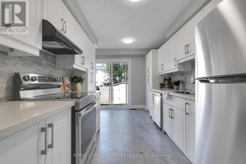 11 Poolton Crescent, Clarington, ON - Indoor Photo Showing Kitchen