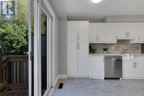 11 Poolton Crescent, Clarington, ON - Indoor Photo Showing Kitchen