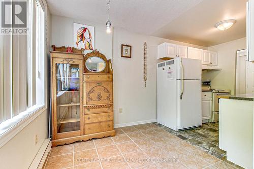 B1 - 650 Cheapside Street, London, ON - Indoor Photo Showing Kitchen