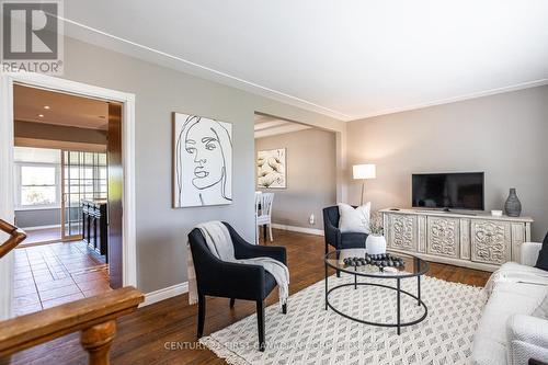 709 Galloway Crescent, London, ON - Indoor Photo Showing Living Room