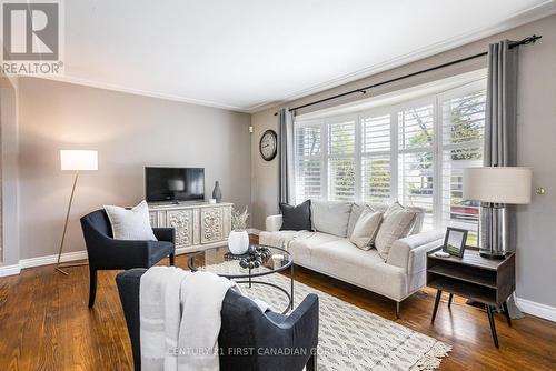 709 Galloway Crescent, London, ON - Indoor Photo Showing Living Room