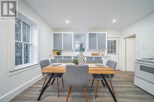 39 Glenelg Street E, Kawartha Lakes, ON - Indoor Photo Showing Dining Room