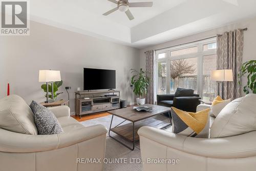 74 Simcoe Drive, Belleville, ON - Indoor Photo Showing Living Room