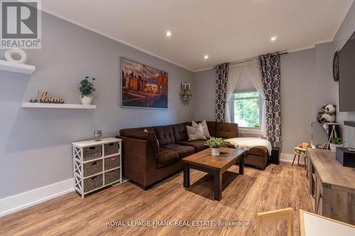 587 King George Street, Peterborough, ON - Indoor Photo Showing Living Room
