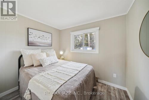 231 Lakeshore Drive, Kawartha Lakes, ON - Indoor Photo Showing Bedroom