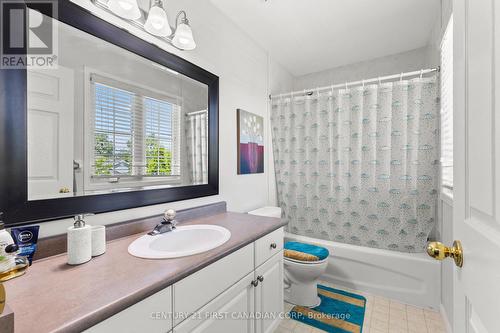 346 White Sands Drive, London, ON - Indoor Photo Showing Bathroom