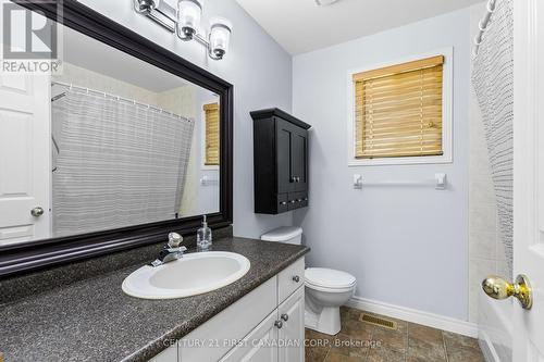 346 White Sands Drive, London, ON - Indoor Photo Showing Bathroom