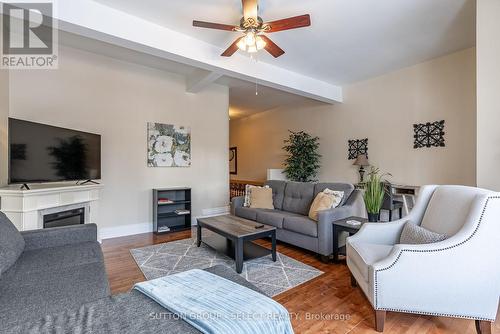 512-514 Waterloo Street, London, ON - Indoor Photo Showing Living Room