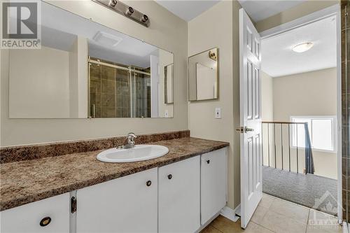 678 Malibu Terrace, Ottawa, ON - Indoor Photo Showing Bathroom