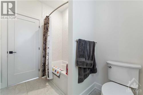 12 Sylvester Street, Ottawa, ON - Indoor Photo Showing Bathroom