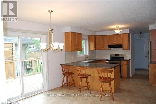 19 Allan Street W, Minto (Clifford), ON - Indoor Photo Showing Kitchen