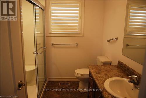 19 Allan Street W, Minto (Clifford), ON - Indoor Photo Showing Bathroom