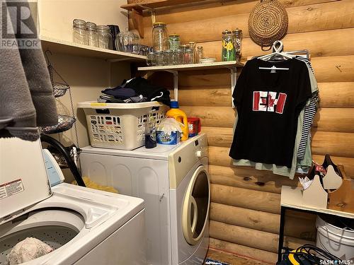 202 Vickers Crescent, Air Ronge, SK - Indoor Photo Showing Laundry Room