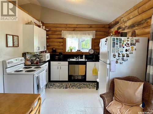 202 Vickers Crescent, Air Ronge, SK - Indoor Photo Showing Kitchen