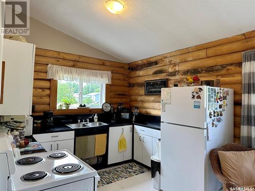 202 Vickers Crescent, Air Ronge, SK - Indoor Photo Showing Kitchen With Double Sink