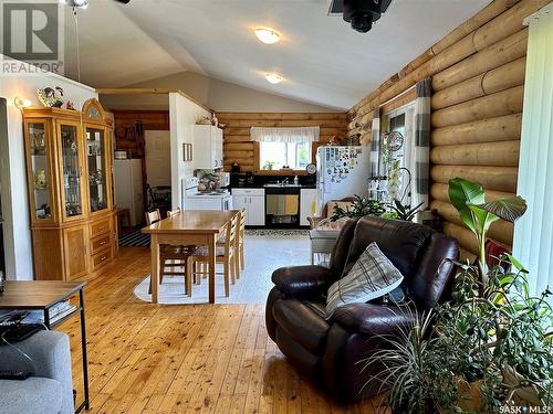 202 Vickers Crescent, Air Ronge, SK - Indoor Photo Showing Living Room