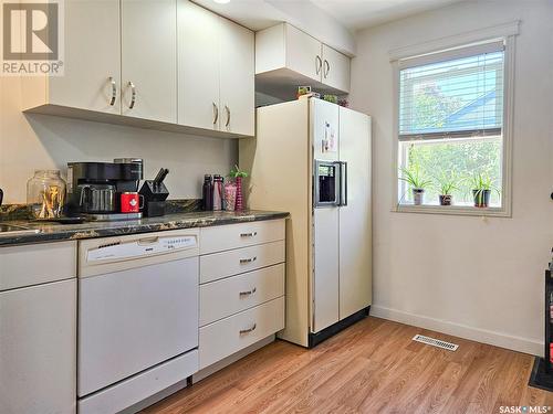 218 2Nd Avenue E, Elrose, SK - Indoor Photo Showing Kitchen