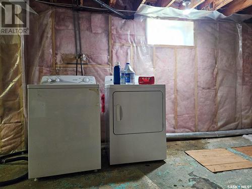 218 2Nd Avenue E, Elrose, SK - Indoor Photo Showing Laundry Room