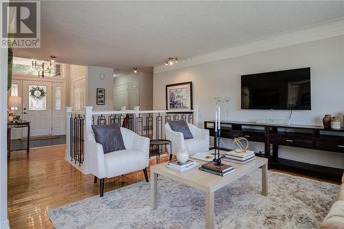 3 Uphill Road, Greater Sudbury, ON - Indoor Photo Showing Living Room